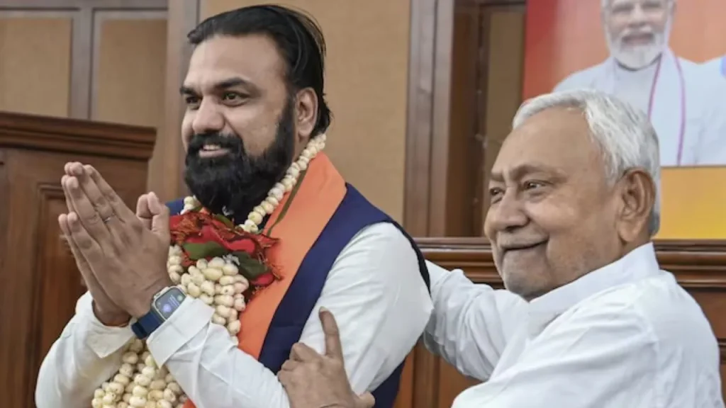 PM मोदी की अपील के बाद बिहार में नई पहल, काफिला घटेगा और नो व्हीकल डे को मिलेगा बढ़ावा