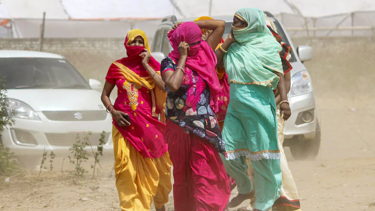 नौतपा का कहर शुरू: दिल्ली 45°C, बांदा 48°C तक पहुंचा पारा, लू का अलर्ट जारी