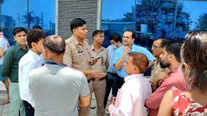 Hapur News: रामा अस्पताल में प्रसव के दौरान जच्चा-बच्चा की मौत, गुस्साए परिजनों ने अस्पताल में किया जमकर हंगामा Hapur News