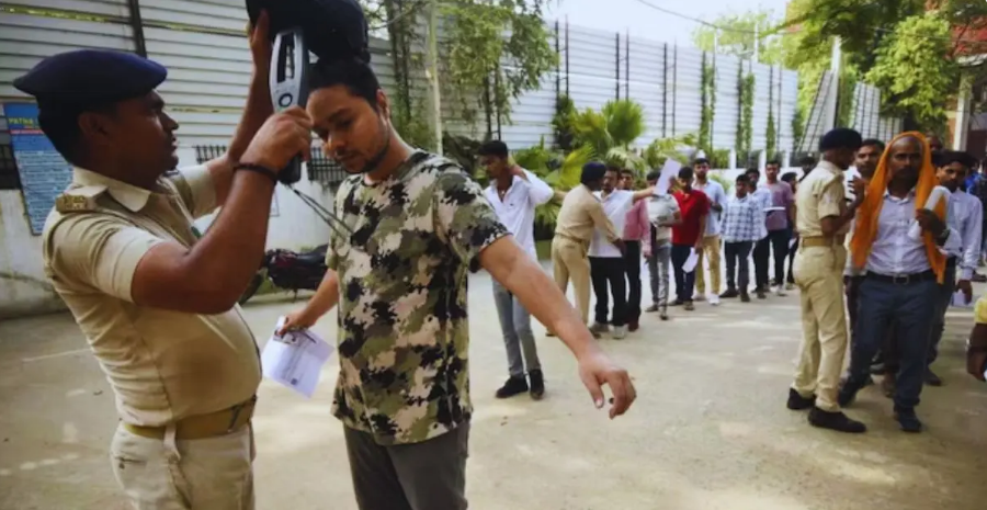 NEET UG Re-Exam 2026: में जूते, घड़ी ज्वैलरी बैन, परीक्षा से पहले जान ले ड्रेस कोड़ और जरुरी नियम NEET UG Re-Exam 2026