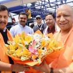 लखनऊ पहुंचने पर सीएम योगी आदित्यनाथ ने भाजपा राष्ट्रीय अध्यक्ष का स्वागत किया