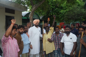 सफाई कर्मचारियों पर हुए पुलिस लाठीचार्ज का मामला