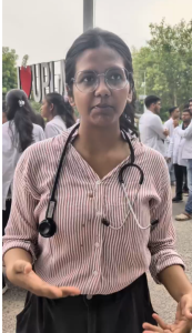 इंटर्न्स ने बताया