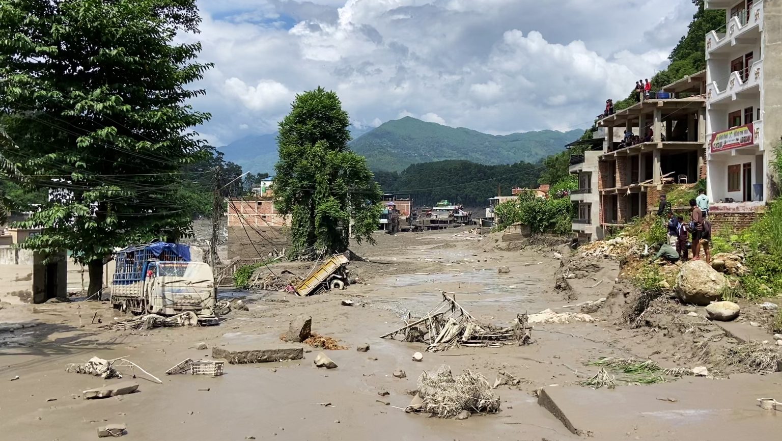 क्या नेपाल में आई त्रासदी ‘मेड इन चाइना’ है ? क्यों लग रहे आरोप, अब चीन ने दी सफाई