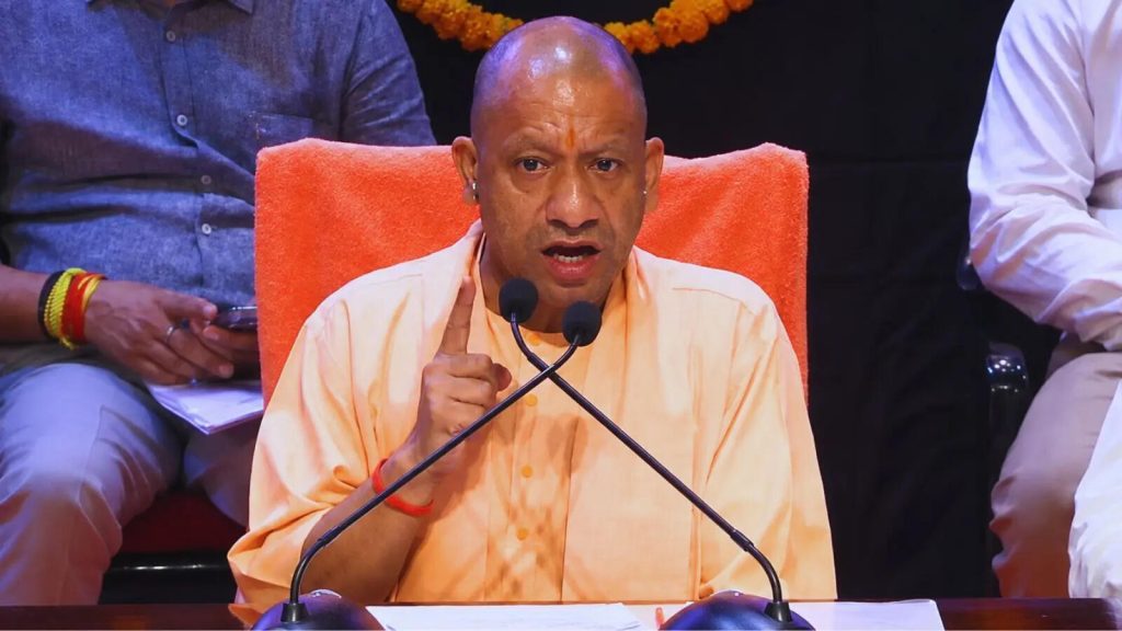 CM योगी का कांग्रेस पर हमला, बोले, विकास में बाधा डालने वालों को जनता जवाब देगी CM योगी का कांग्रेस पर हमला, बोले, विकास में बाधा डालने वालों को जनता जवाब देगी
