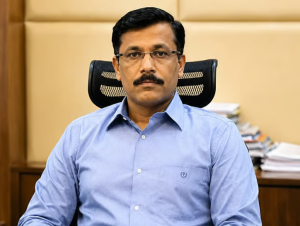 आखिर कौन है ऑफिसर