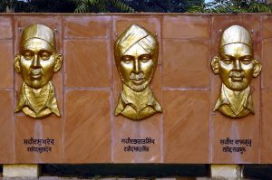 शहीदों के सपनों का भारत बनाना हमारी जिम्मेदारी