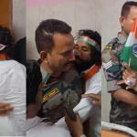 तिरंगा यात्रा रोकने पर बवाल, देवेंद्र नाथ महतो ने पुलिस पर लगाया दुर्व्यवहार का आरोप