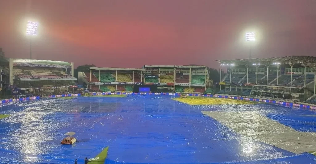 UP T20 में बारिश का खेल, मेरठ और लखनऊ के बीच मुकाबला हुआ रद्द UP T20 में बारिश का खेल, मेरठ और लखनऊ के बीच मुकाबला हुआ रद्द