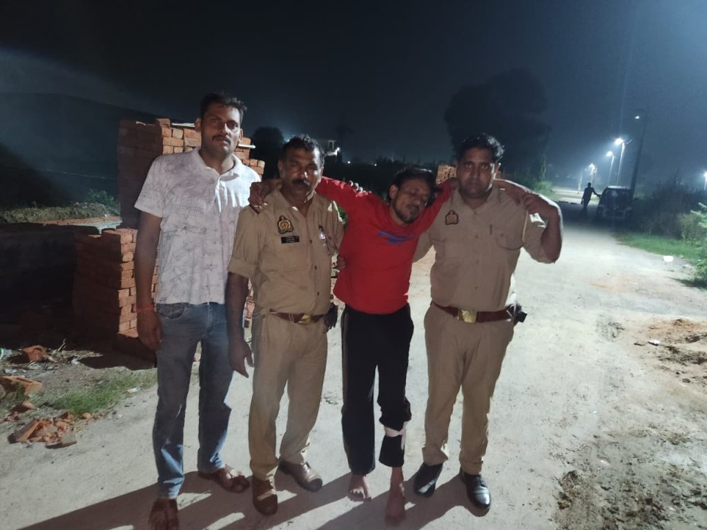 इंदिरापुरम में पुलिस मुठभेड़, दो स्नैचर घायल