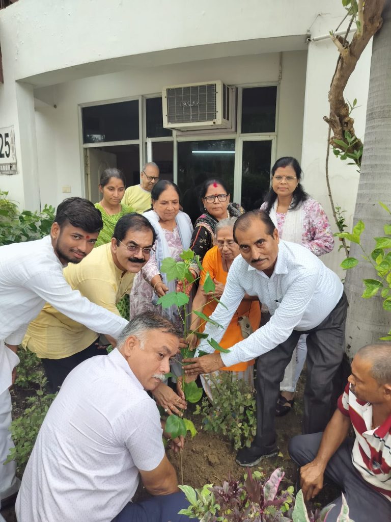 गो ग्रीन कानपुर अभियान शुरू, खुशहाल समाज के लिए पर्यावरण बचाने की पहल गो ग्रीन कानपुर अभियान शुरू, खुशहाल समाज के लिए पर्यावरण बचाने की पहल
