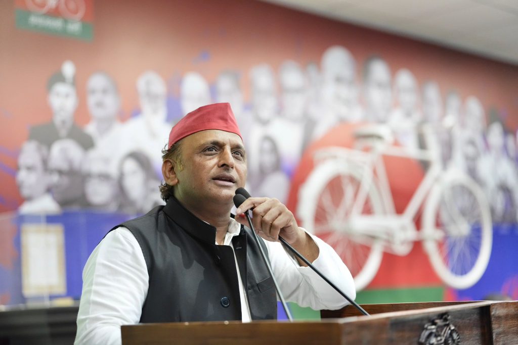 आरक्षण पर अखिलेश का बड़ा वार, BJP पर लगाया खत्म करने की साजिश का आरोप