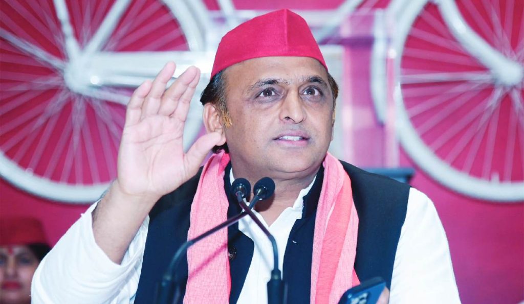 जनेश्वर मिश्र जयंती समारोह में गरजे अखिलेश, PDA की नई व्याख्या से 2027 चुनाव की तैयारी का संकेत