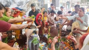 सोमवार को शिवालयों में होगा जलाभिषेक