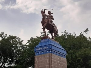 रानी लक्ष्मीबाई की प्रतिमा पर माल्यार्पण के बाद शुरू हुई यात्रा
