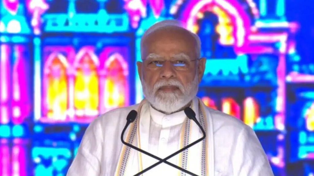 वडोदरा में PM मोदी का Gen-Z कनेक्ट, बोले- चिप से शिप तक भारत बना रहा पहचान वडोदरा में PM मोदी का Gen-Z कनेक्ट, बोले- चिप से शिप तक भारत बना रहा पहचान