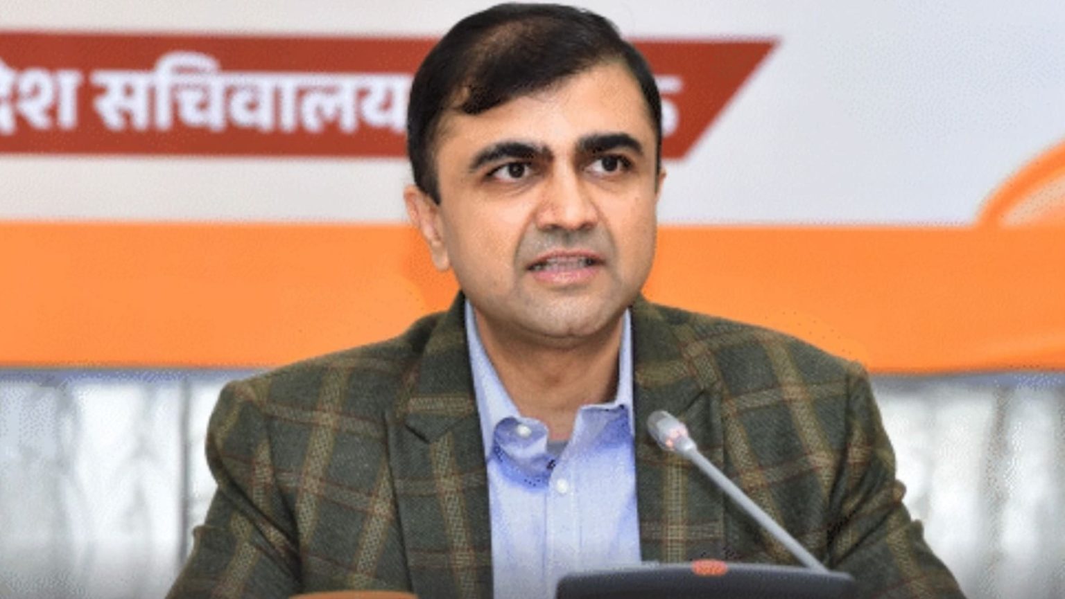 IAS अभिषेक को राहत, विजिलेंस जांच हुई खत्म, शिकायतकर्ता ने बताया गलतफहमी का मामला IAS अभिषेक को राहत, विजिलेंस जांच हुई खत्म, शिकायतकर्ता ने बताया गलतफहमी का मामला