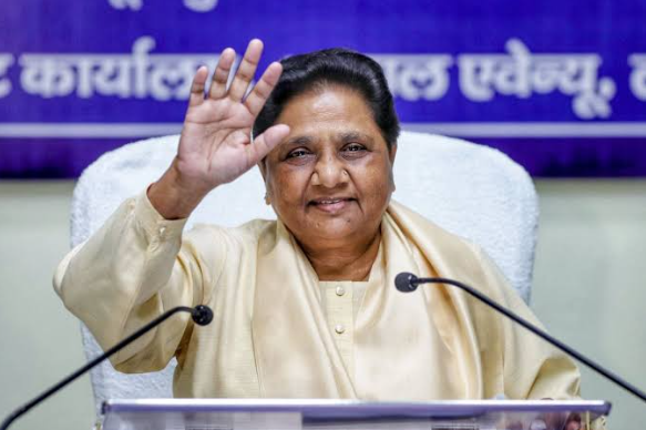 BSP में कलह जारी, अब दूसरे भतीजे ईशान आनंद को भी Mayawati ने पार्टी से निकाला