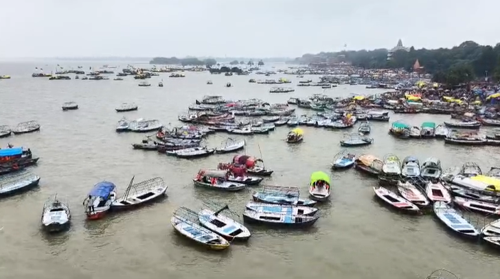 प्रयागराज में गंगा का रौद्र रूप, घरों में घुसा पानी