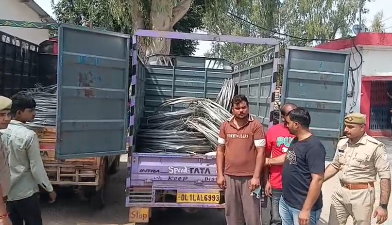 बिजली विभाग के ठेकेदार का भाई निकला तार चोर, पुलिस ने रंगे हाथों पकड़ा