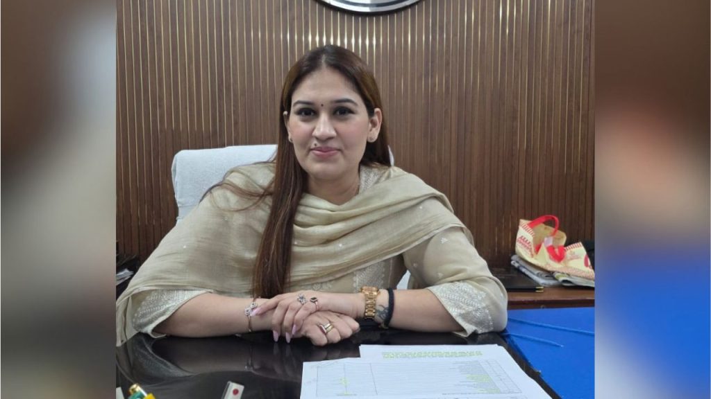 जीडीए की ओएसडी कनिका कौशिक को मिली पब्लिक एडमिनिस्ट्रेशन में मानद डॉक्टरेट की उपाधि