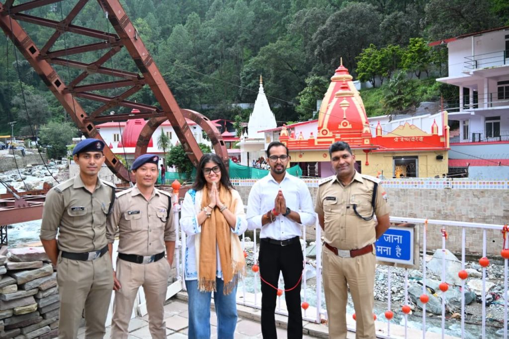 अनुप्रिया नागर की बड़ी उपलब्धि, ‘हनुमान अंश’ के लिए लंदन बुक ऑफ वर्ल्ड रिकॉर्ड्स में मिला स्थान अनुप्रिया नागर की बड़ी उपलब्धि, ‘हनुमान अंश’ के लिए लंदन बुक ऑफ वर्ल्ड रिकॉर्ड्स में मिला स्थान