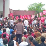 हापुड़ के धौलाना में प्रदर्शन, UGC के नए नियमों और SC-ST एक्ट के खिलाफ जुटे लोग