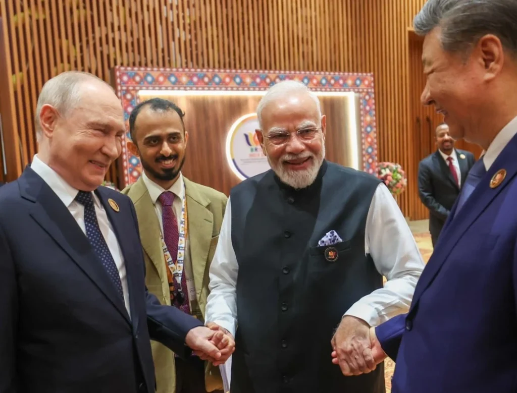 BRICS 2026: भारत मंडपम में महामंथन, PM मोदी पहुंचे, ग्रुप फोटो के बाद शुरू होगी अहम बैठक