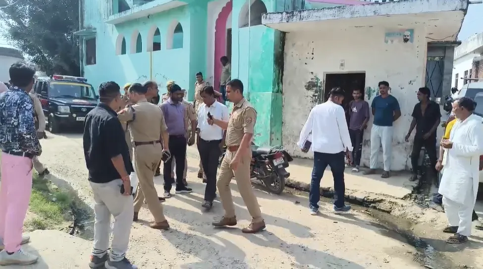 बिजनौर में पुरानी संरचना मिलने की चर्चा, बनखला मस्जिद परिसर में हुई खुदाई