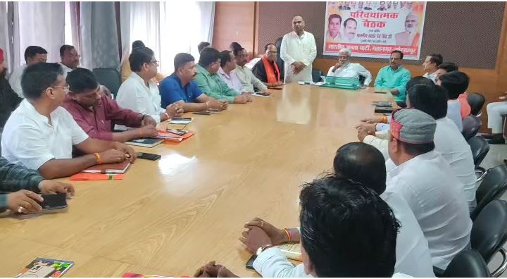 Gorakhpur: पीएम मोदी के जन्मदिन पर सेवा संकल्प अभियान, मंत्री स्वतंत्र देव सिंह ने लिया तैयारियों का जायजा