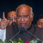 खरगे के बयान से गरमाई राजनीति, भाजपा का विरोध प्रदर्शन, कांग्रेस ने रखा पक्ष