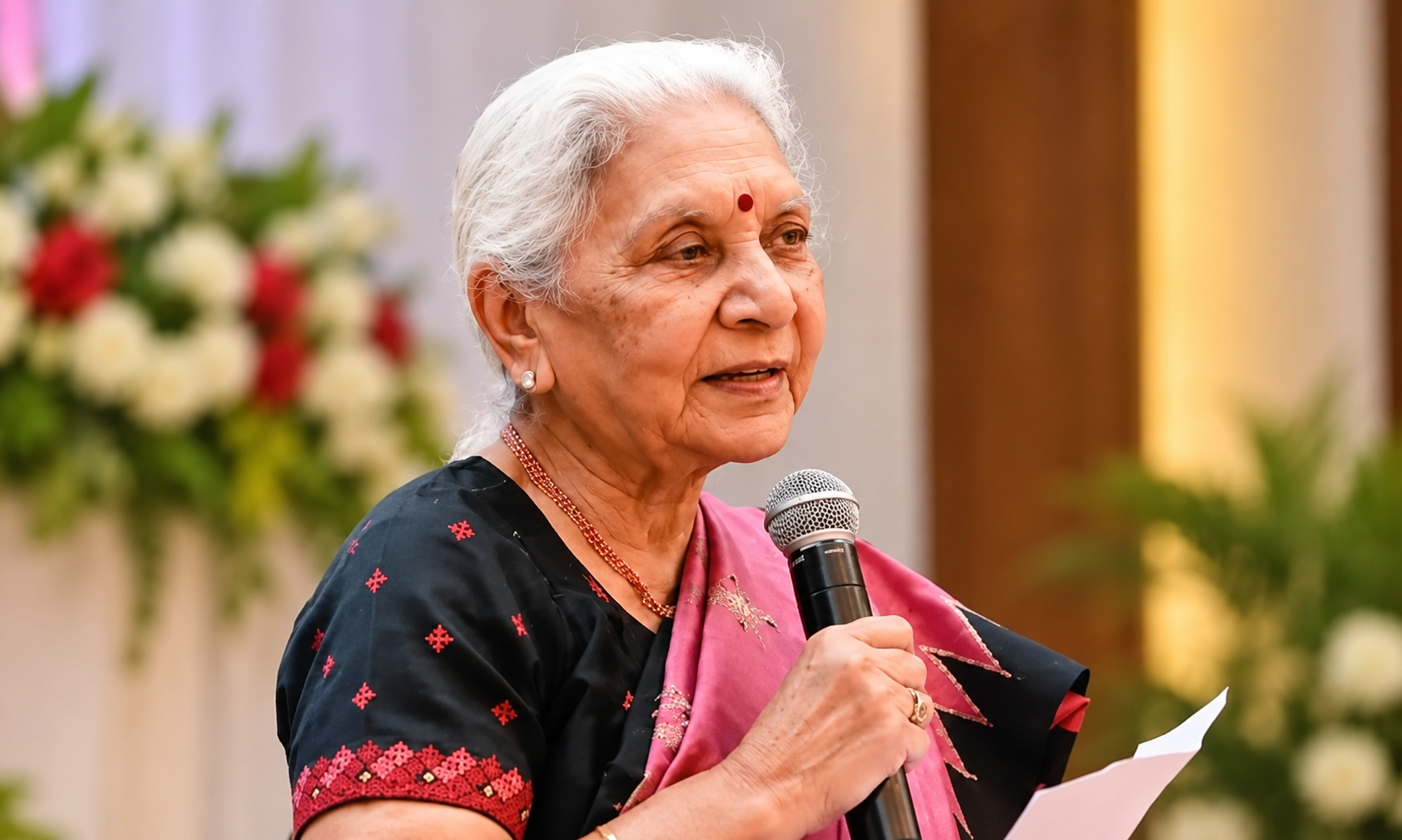 ‘गर्लफ्रेंड बनाओ तो शादी भी करो, मां बनाकर छोड़ना…’ राज्यपाल Anandiben Patel का वीडियो वायरल
