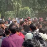 खरगे के 'बाप' वाले बयान पर बवाल, दिल्ली-पटना से बेंगलुरु तक BJP का प्रदर्शन