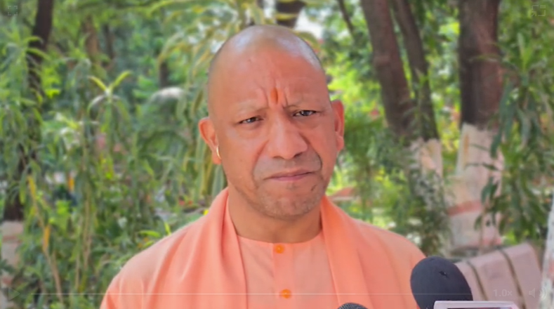 योगी का विपक्ष पर जोरदार हमला, बोले- “हारने पर EVM और चुनाव आयोग को ठहराते हैं जिम्मेदार”