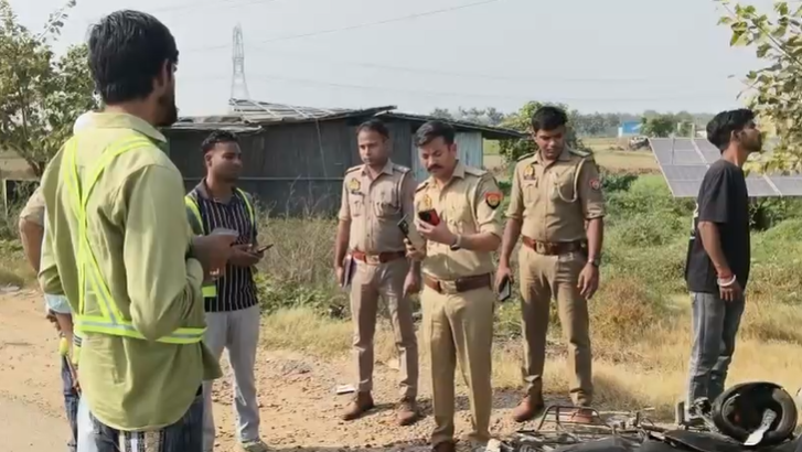 Hapur: गंगा स्नान के लिए जा रहे तीन युवकों की सड़क हादसे में मौत