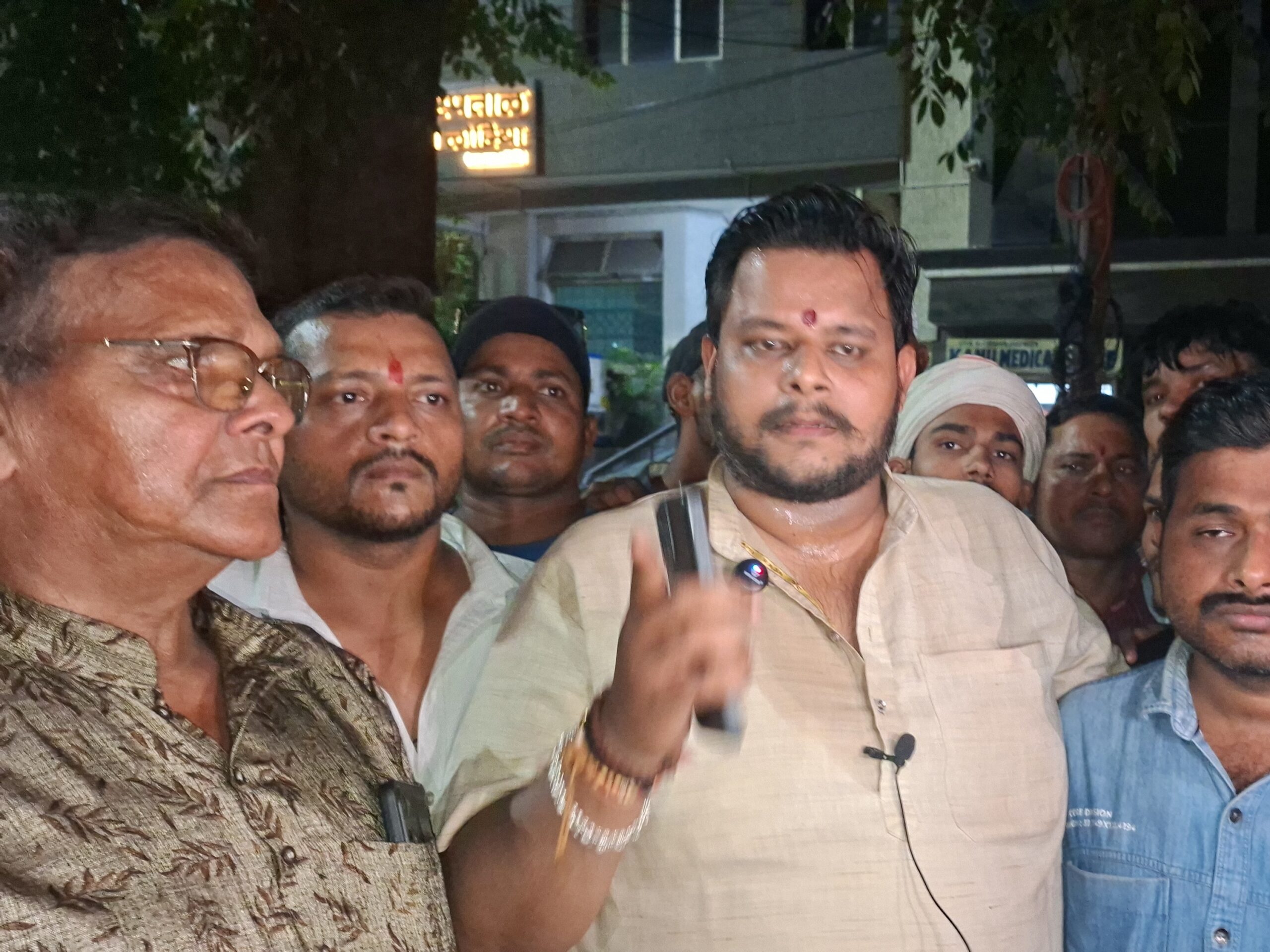 Moradabad: रामलीला मैदान में मांस पकाने और मुस्लिम आयोजनों को लेकर उपजा विवाद